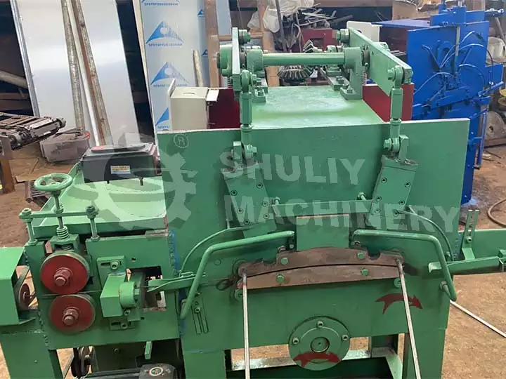 Machine à cintres personnalisée transportée en Ouzbékistan
