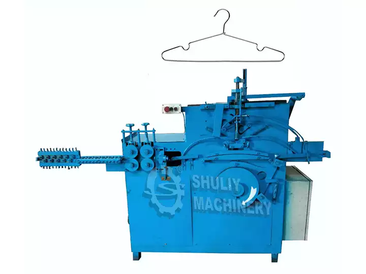 Máquina común para colgar ropa para alambre.